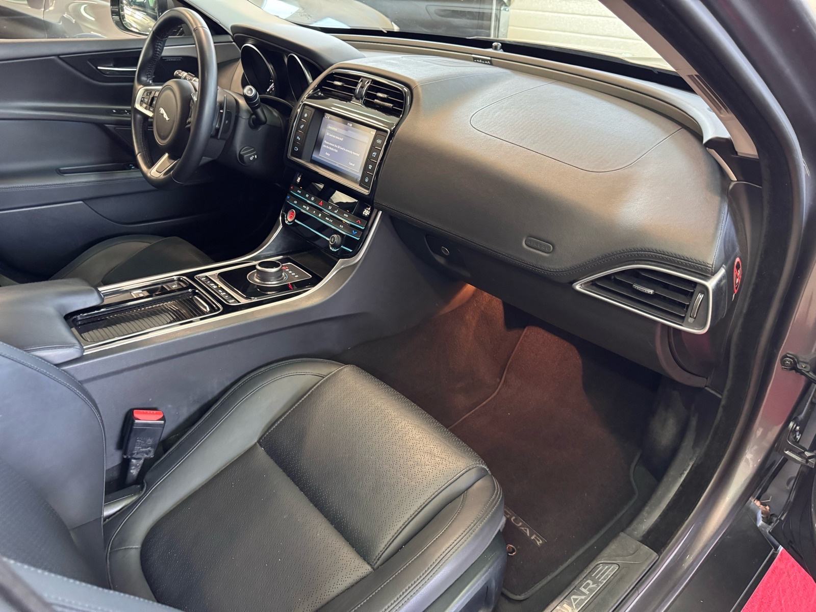 Jaguar XE 25d AWD ***MERIDIAN, KAMERA, NAVI, KOŽA, KUKA, 240KS***, fotografija 9