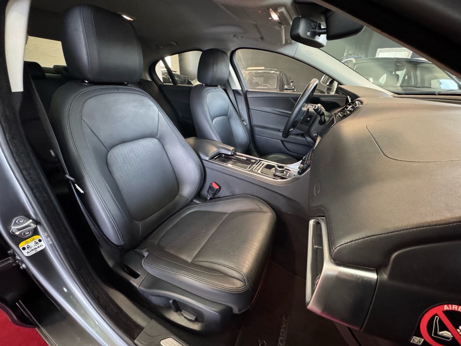 Jaguar XE 25d AWD ***MERIDIAN, KAMERA, NAVI, KOŽA, KUKA, 240KS***, fotografija 10