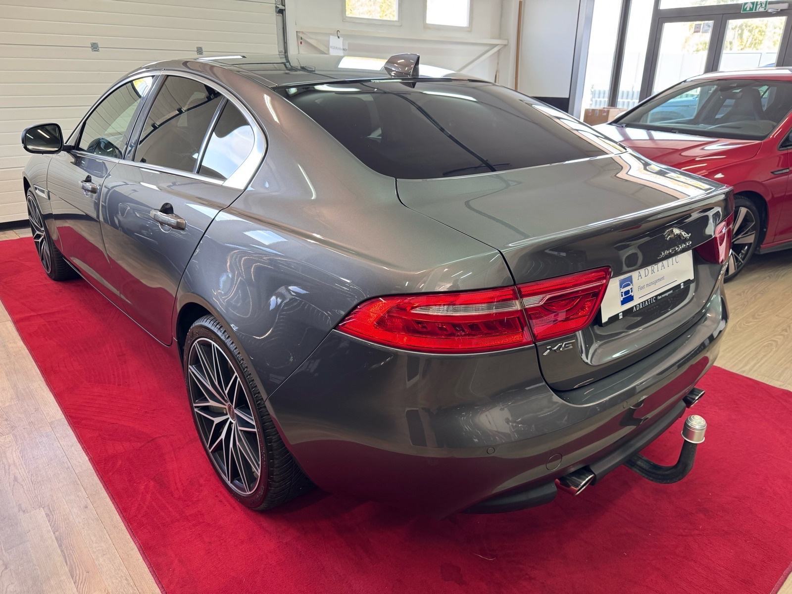 Jaguar XE 25d AWD ***MERIDIAN, KAMERA, NAVI, KOŽA, KUKA, 240KS***, fotografija 2