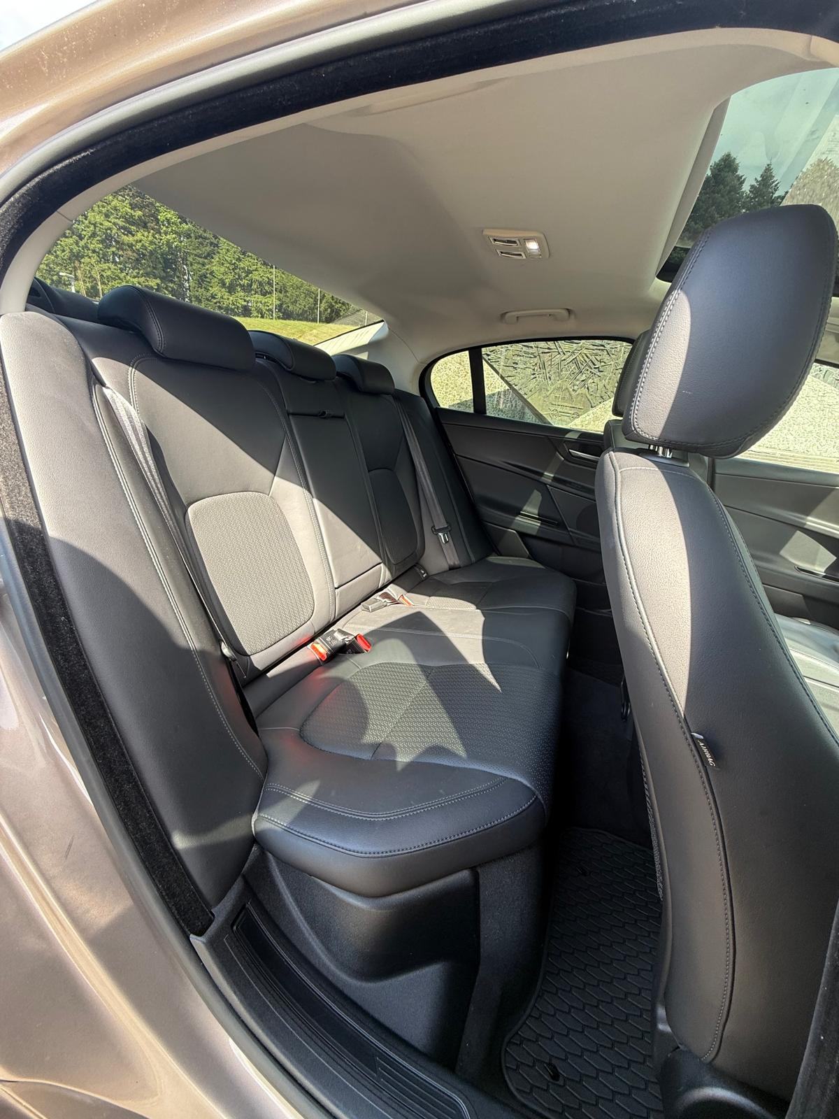 Jaguar XE R-Sport 2.0d AUTOMATIK / ŠIBER/ MERIDIAN / KEYLES / LEASING, fotografija 12