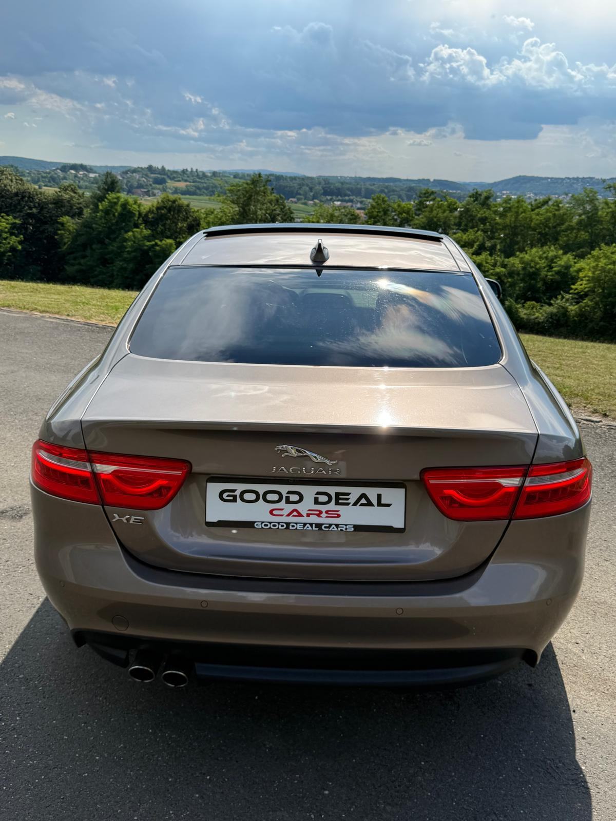 Jaguar XE R-Sport 2.0d AUTOMATIK / ŠIBER/ MERIDIAN / KEYLES / LEASING, fotografija 4