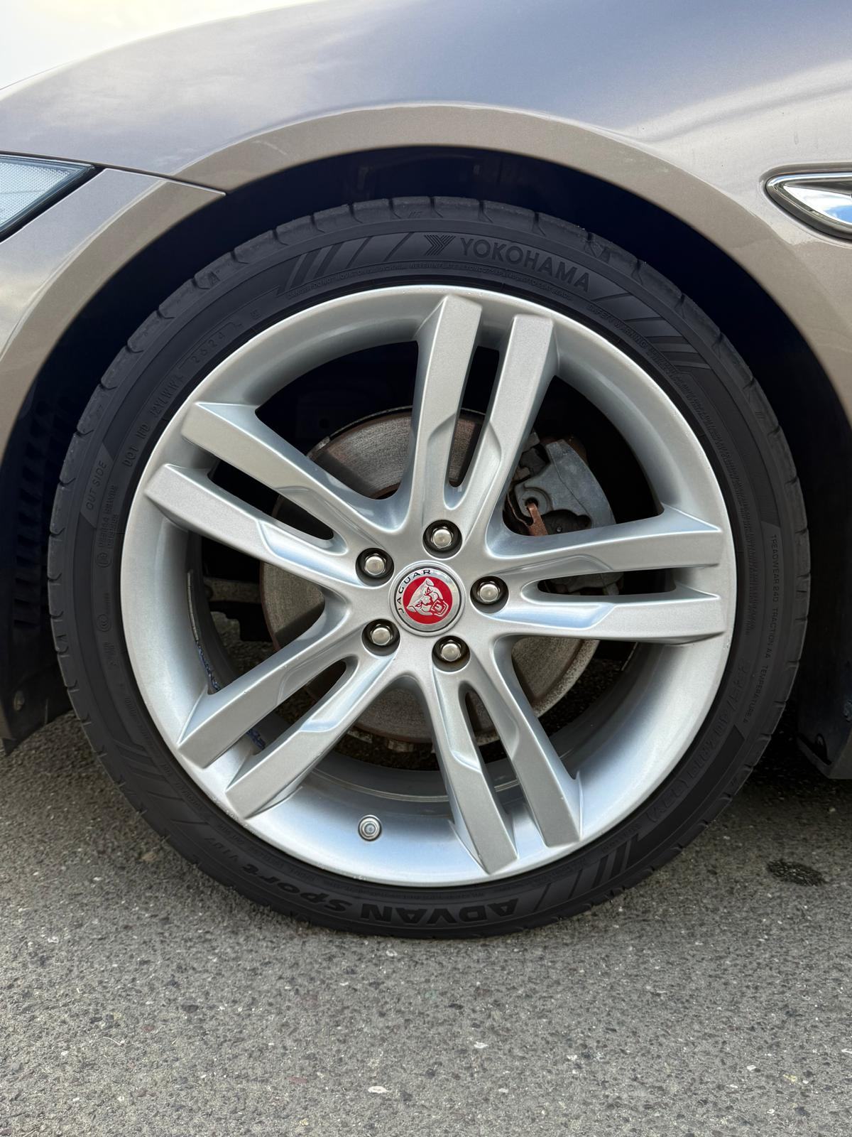 Jaguar XE R-Sport 2.0d AUTOMATIK / ŠIBER/ MERIDIAN / KEYLES / LEASING, fotografija 9