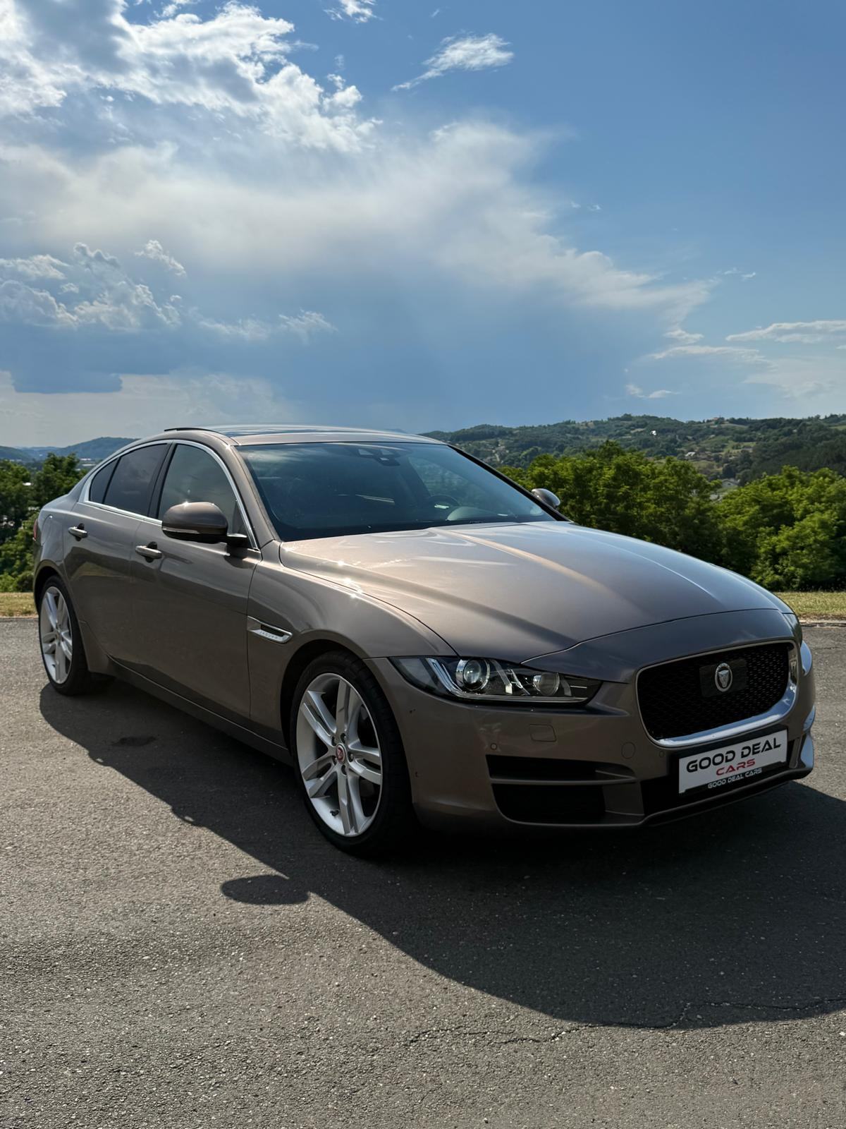 Jaguar XE R-Sport 2.0d AUTOMATIK / ŠIBER/ MERIDIAN / KEYLES / LEASING, fotografija 7