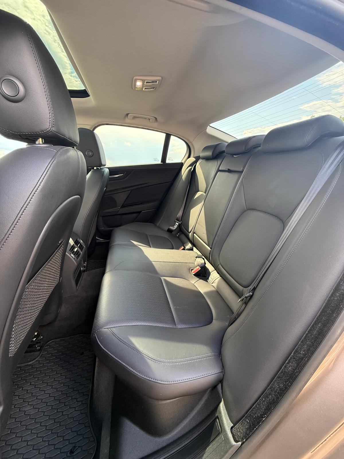 Jaguar XE R-Sport 2.0d AUTOMATIK / ŠIBER/ MERIDIAN / KEYLES / LEASING, fotografija 11