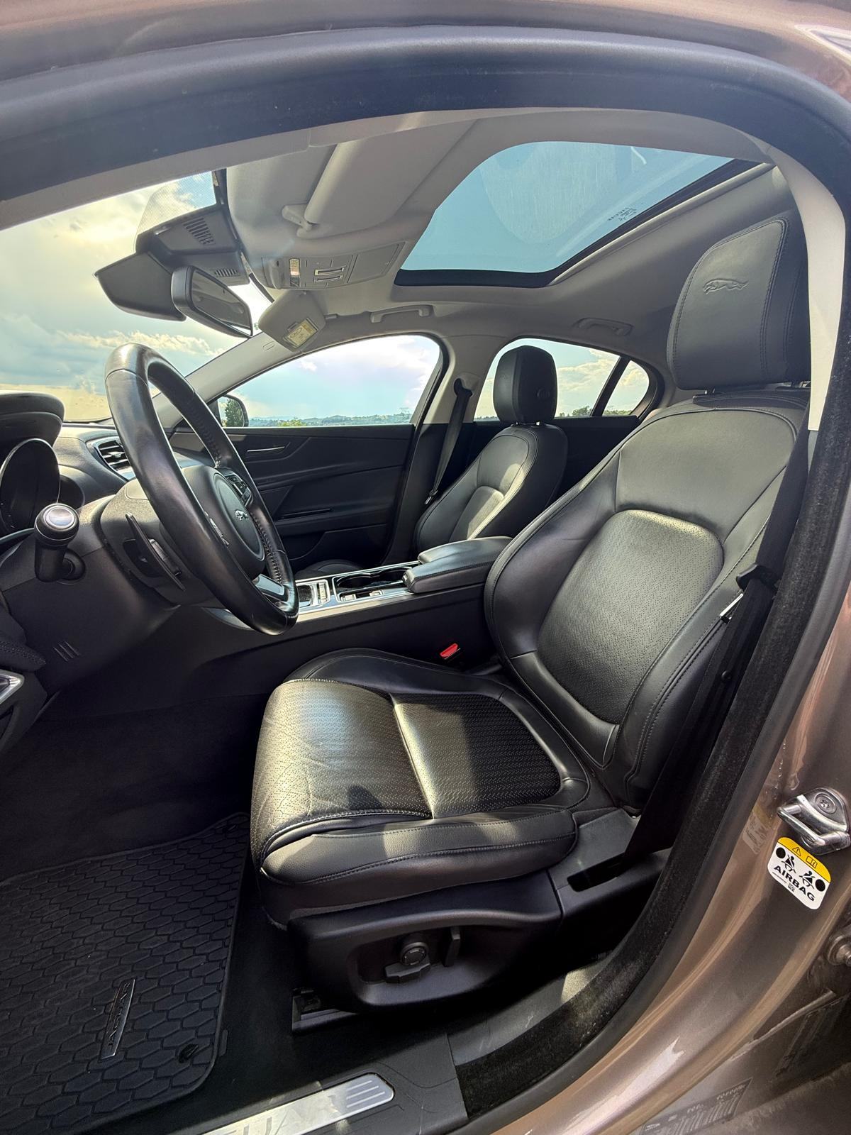Jaguar XE R-Sport 2.0d AUTOMATIK / ŠIBER/ MERIDIAN / KEYLES / LEASING, fotografija 10