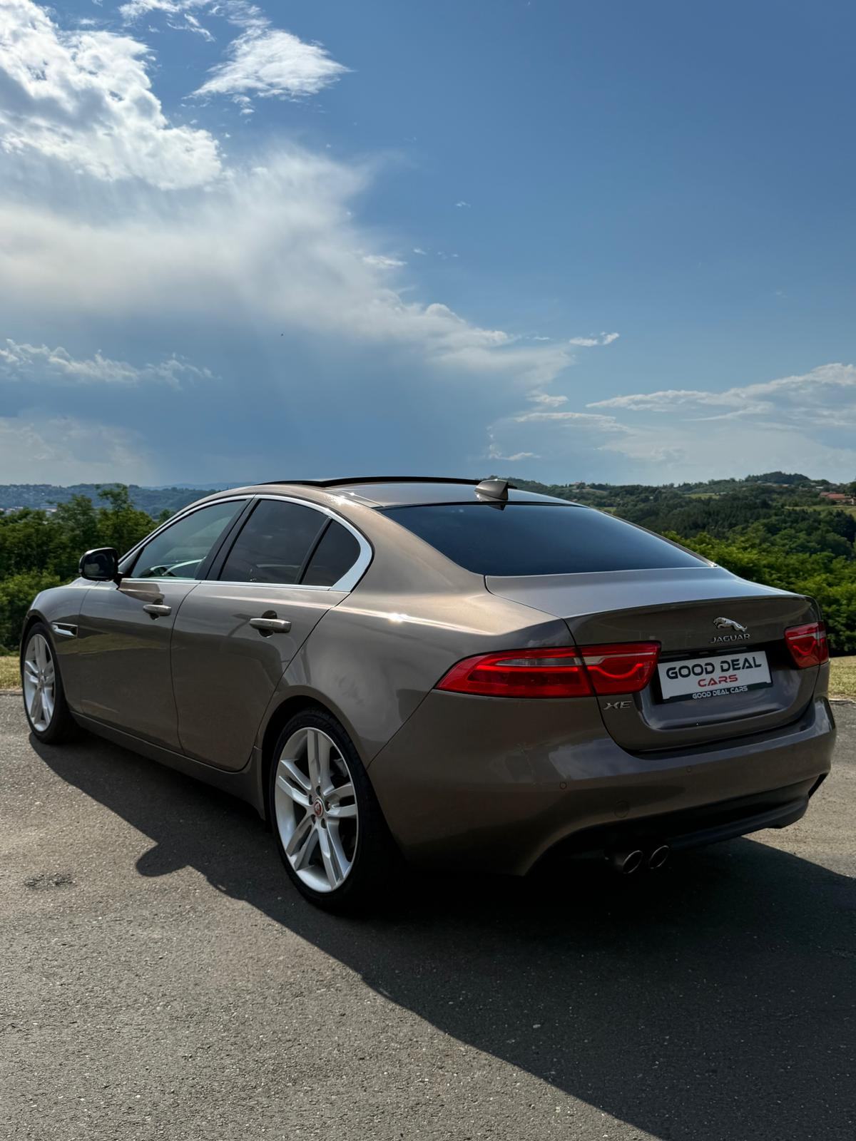 Jaguar XE R-Sport 2.0d AUTOMATIK / ŠIBER/ MERIDIAN / KEYLES / LEASING, fotografija 3