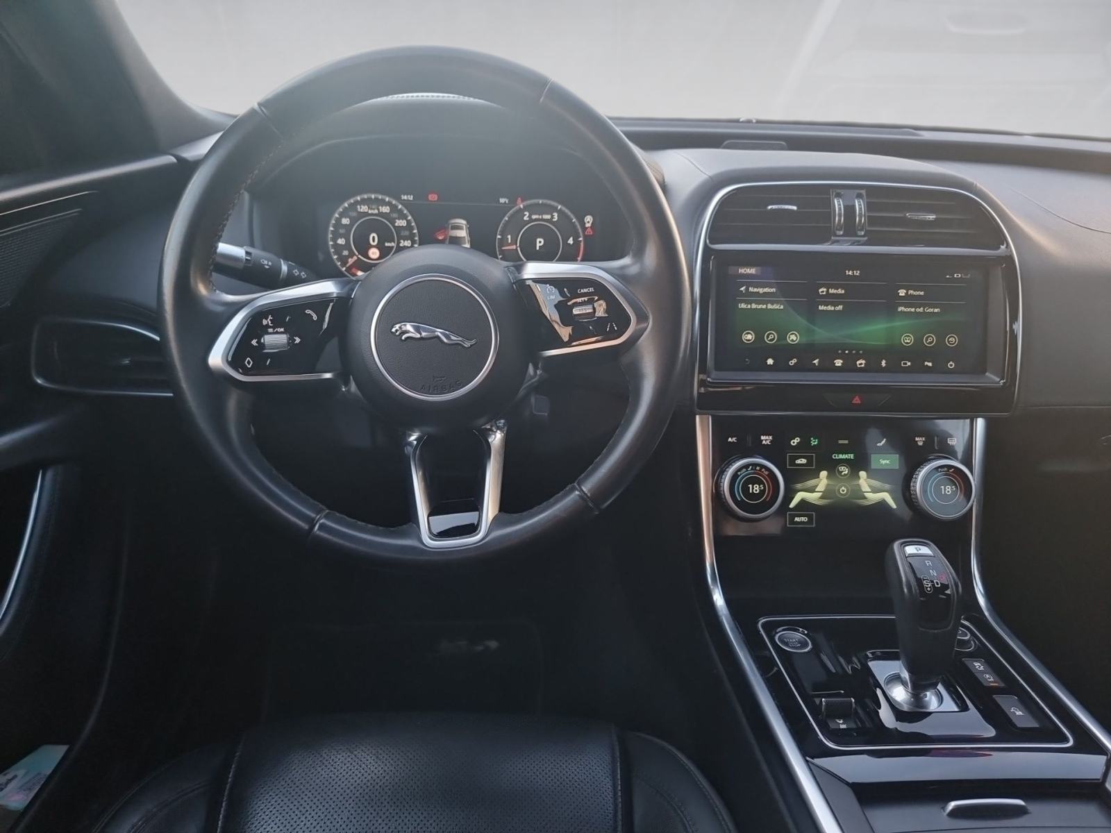 Jaguar XE S, 2.0d,u PDV/u,HR auto, veliki servis, fotografija 14