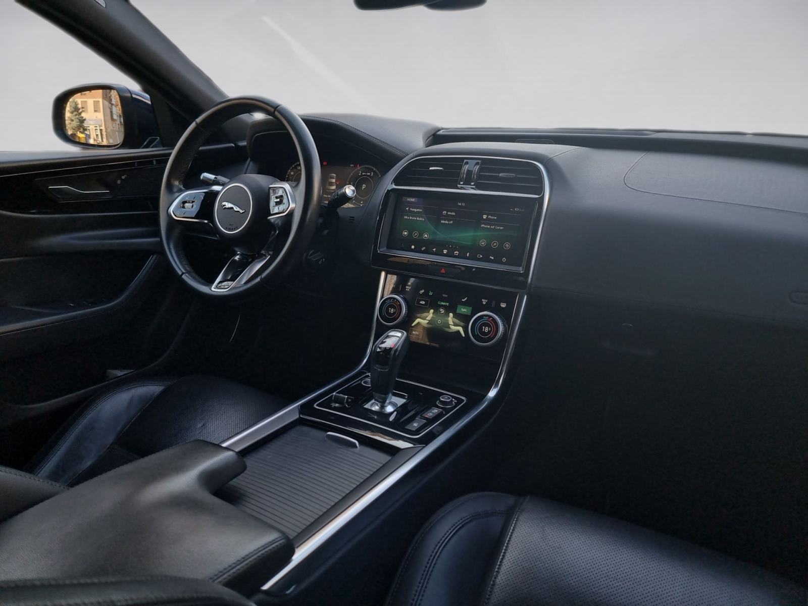 Jaguar XE S, 2.0d,u PDV/u,HR auto, veliki servis, fotografija 18