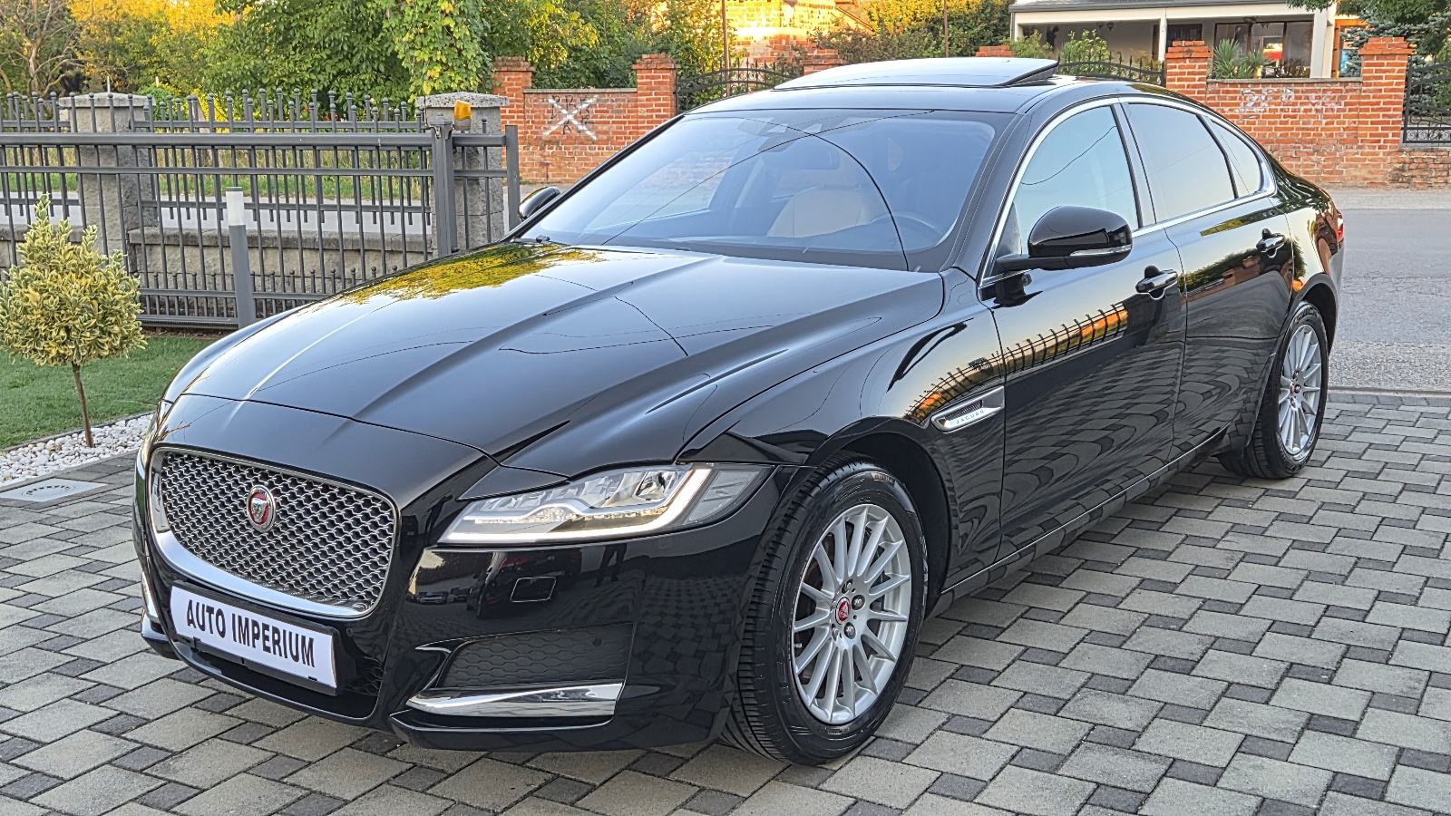 Jaguar XF 2,0 automatik - 1.VLASNIK - ODLIČNO STANJE -, fotografija 1