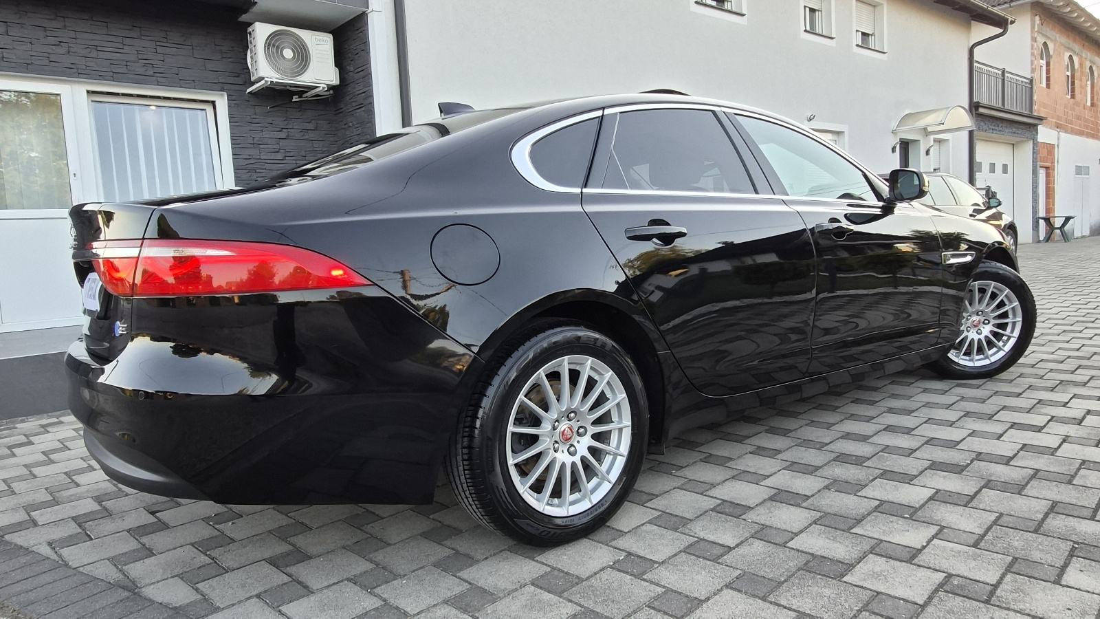Jaguar XF 2,0 automatik - 1.VLASNIK - ODLIČNO STANJE -, fotografija 4
