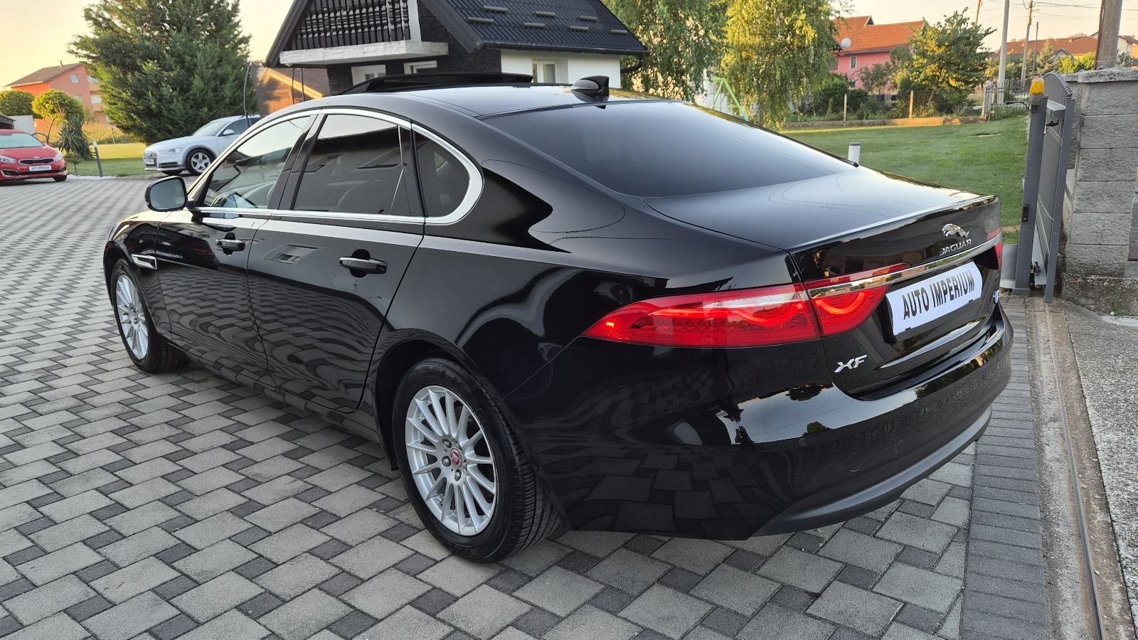 Jaguar XF 2,0 automatik - 1.VLASNIK - ODLIČNO STANJE -, fotografija 11