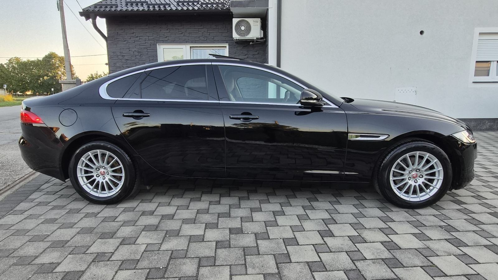 Jaguar XF 2,0 automatik - 1.VLASNIK - ODLIČNO STANJE -, fotografija 10