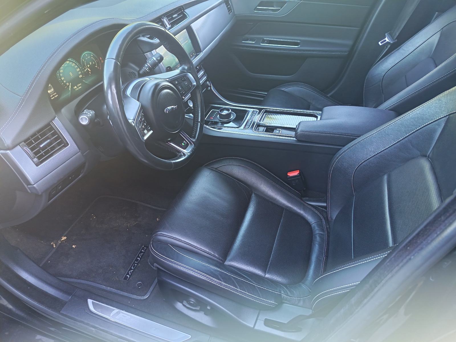 Jaguar XF 2,0 automatik, fotografija 9