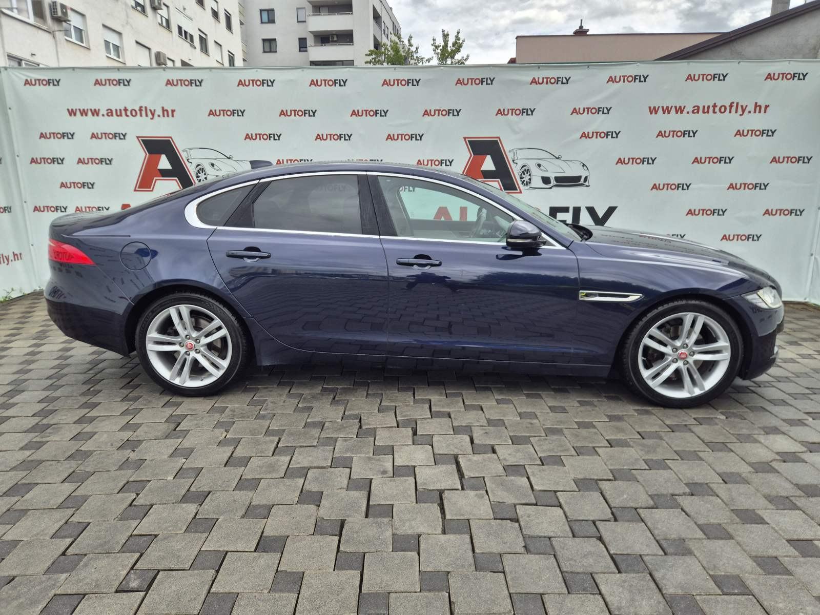 Jaguar XF 2.0 D automatik, 180ks, Kamera, Navi, Koža, Tempomat, 19"alu, fotografija 5