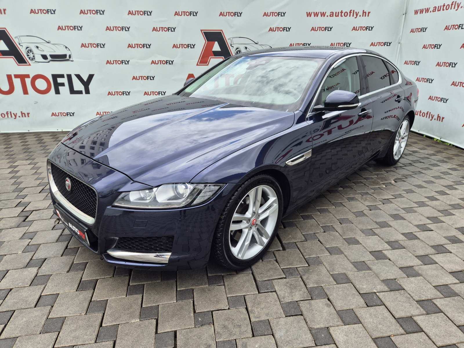 Jaguar XF 2.0 D automatik, 180ks, Kamera, Navi, Koža, Tempomat, 19"alu, fotografija 9