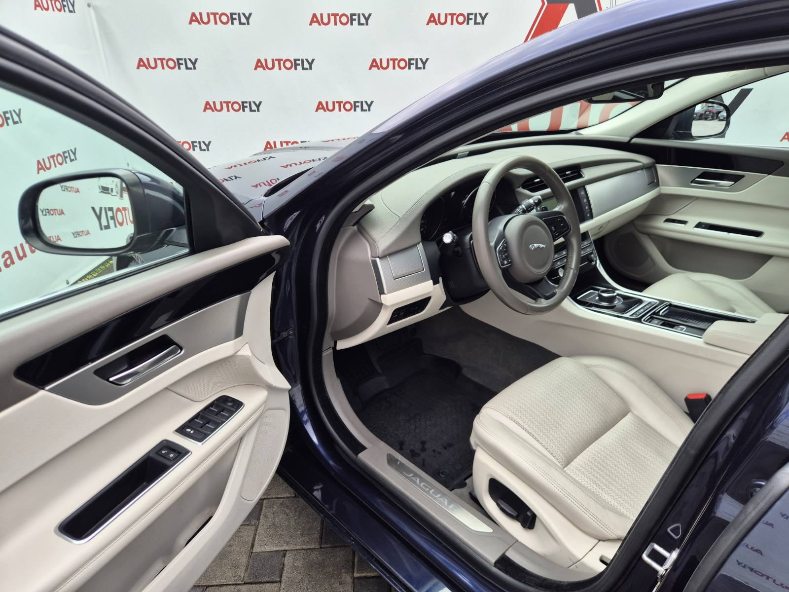 Jaguar XF 2.0 D automatik, 180ks, Kamera, Navi, Koža, Tempomat, 19"alu, fotografija 11