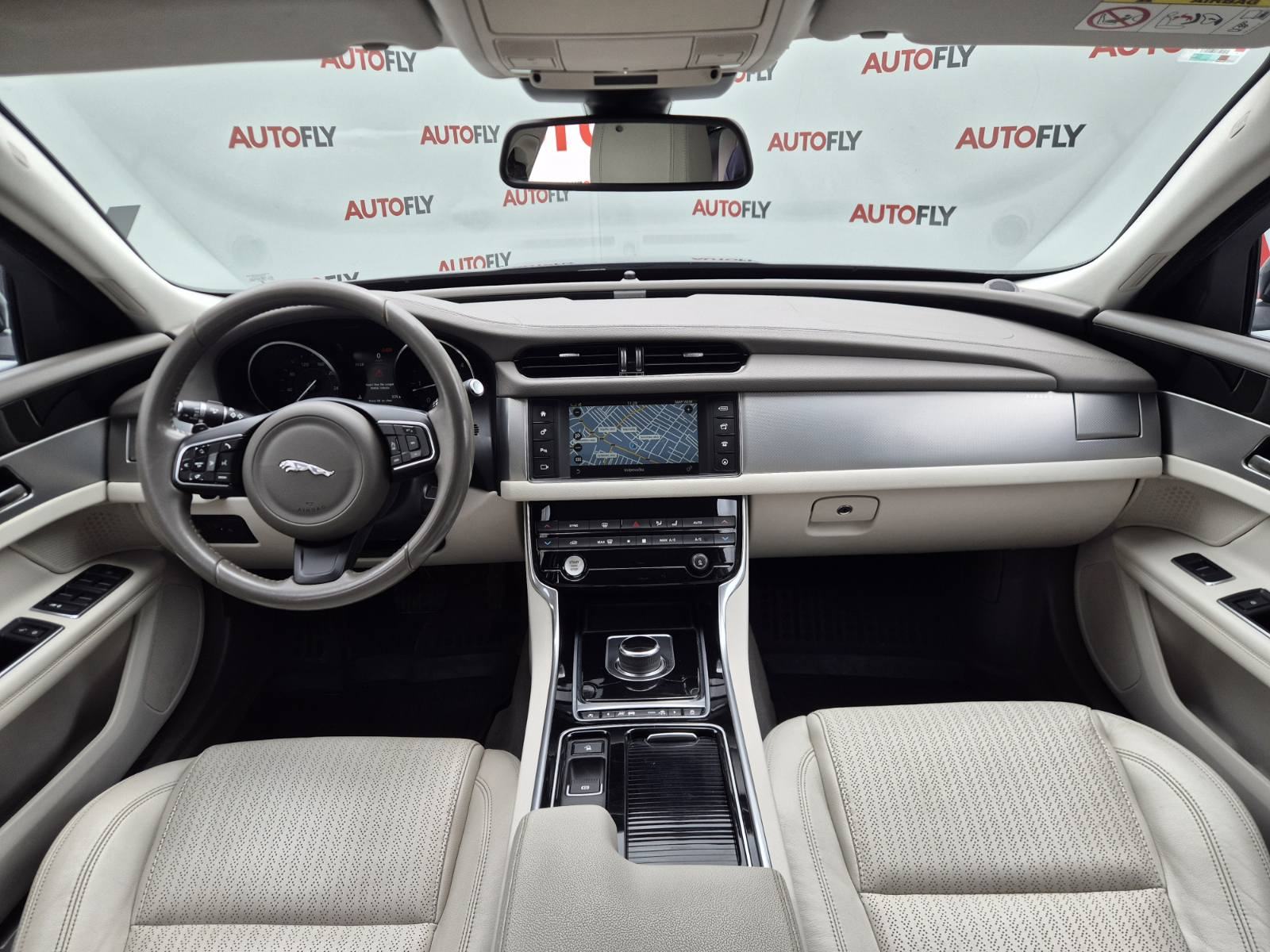Jaguar XF 2.0 D automatik, 180ks, Kamera, Navi, Koža, Tempomat, 19"alu, fotografija 12