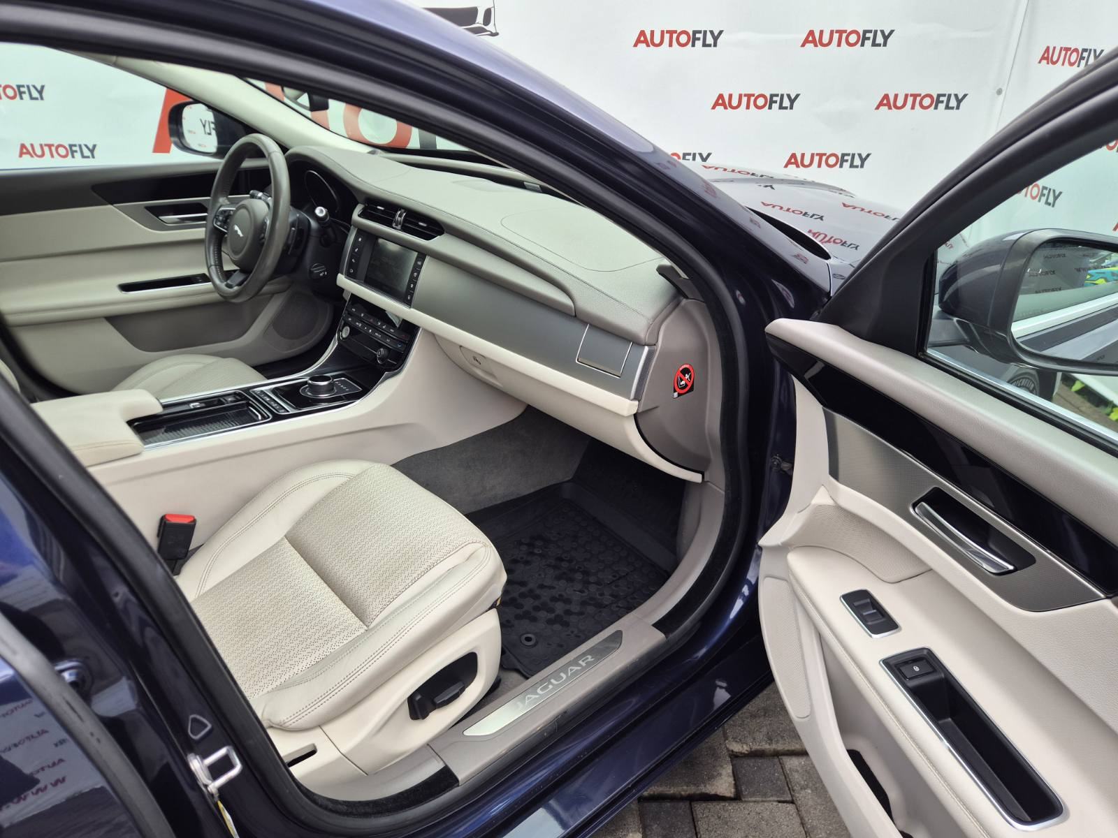 Jaguar XF 2.0 D automatik, 180ks, Kamera, Navi, Koža, Tempomat, 19"alu, fotografija 13
