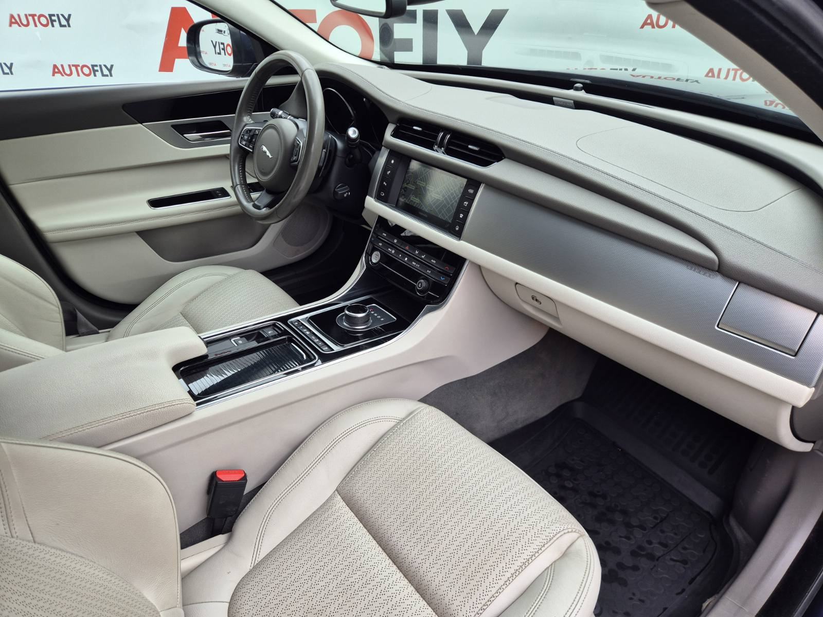 Jaguar XF 2.0 D automatik, 180ks, Kamera, Navi, Koža, Tempomat, 19"alu, fotografija 18