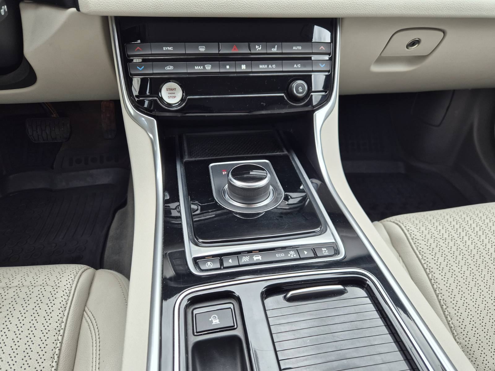 Jaguar XF 2.0 D automatik, 180ks, Kamera, Navi, Koža, Tempomat, 19"alu, fotografija 19
