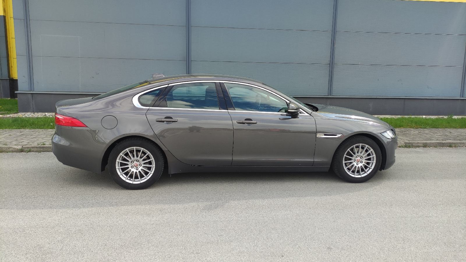 Jaguar XF 2,0 automatik, fotografija 7