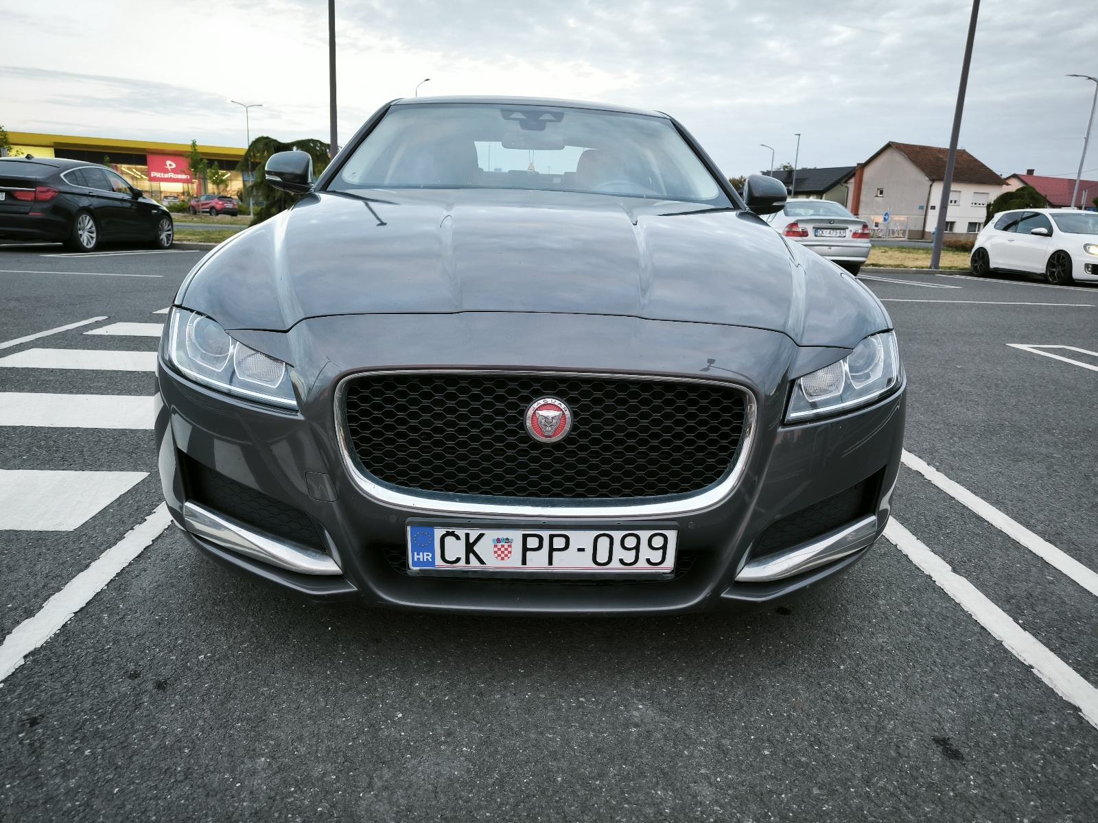 Jaguar XF 2,0 automatik, fotografija 2