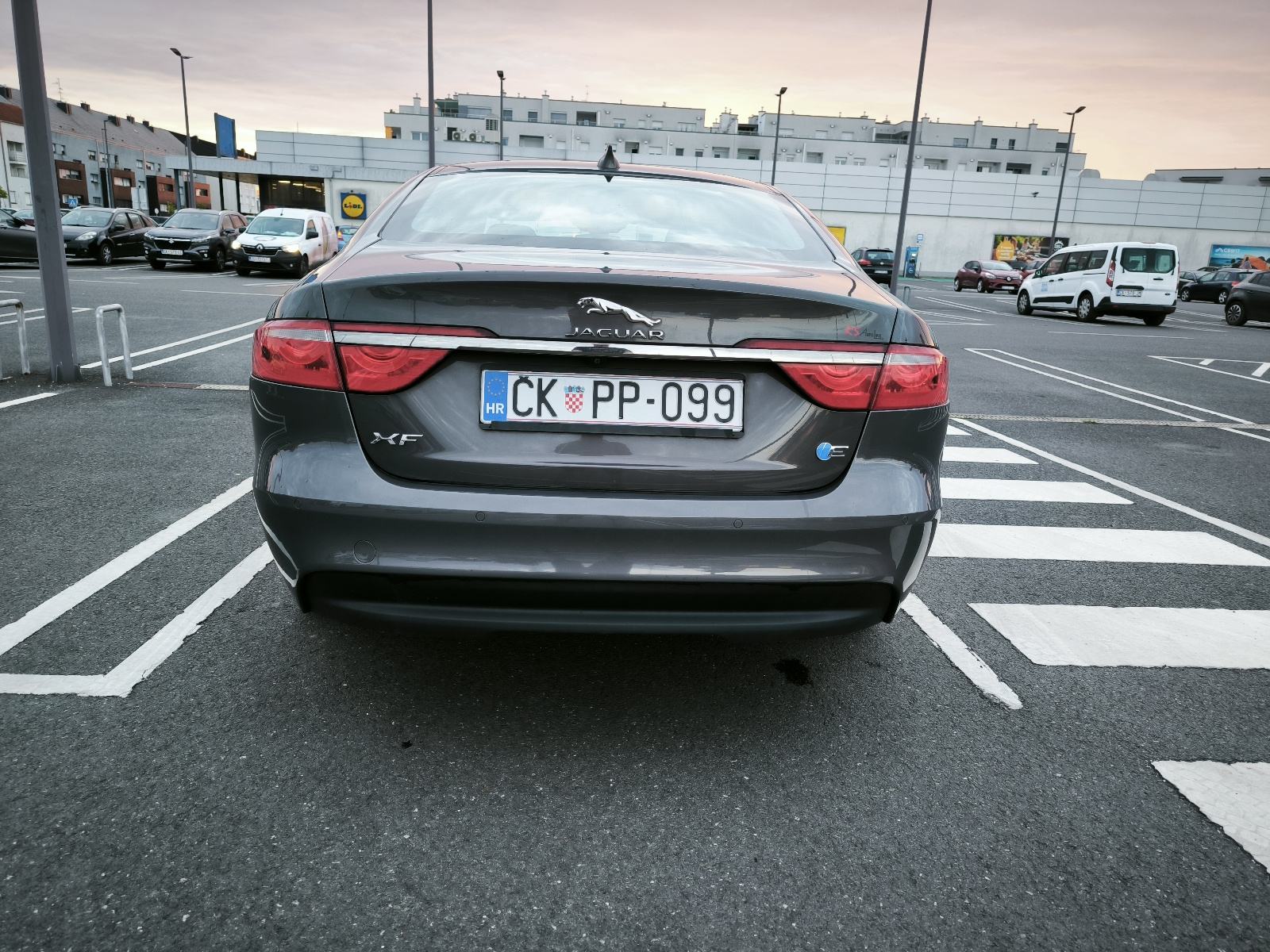 Jaguar XF 2,0 automatik, fotografija 9