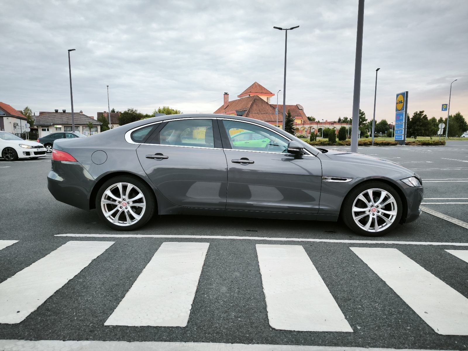 Jaguar XF 2,0 automatik, fotografija 5