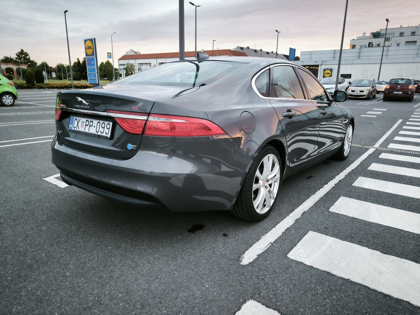 Jaguar XF 2,0 automatik, fotografija 11