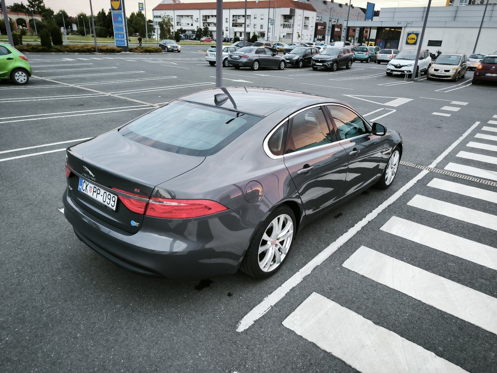 Jaguar XF 2,0 automatik, fotografija 12