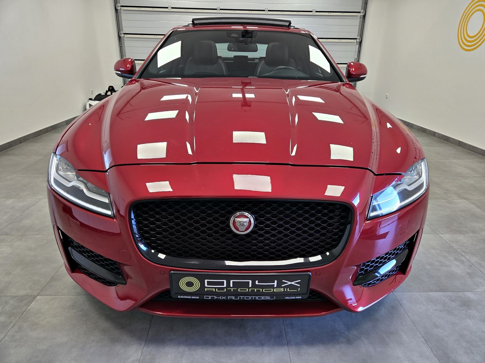 Jaguar XF 2,0D (180KS) R SPORT FULL OPREMA, GARANCIJA NA KILOMETRE, fotografija 2