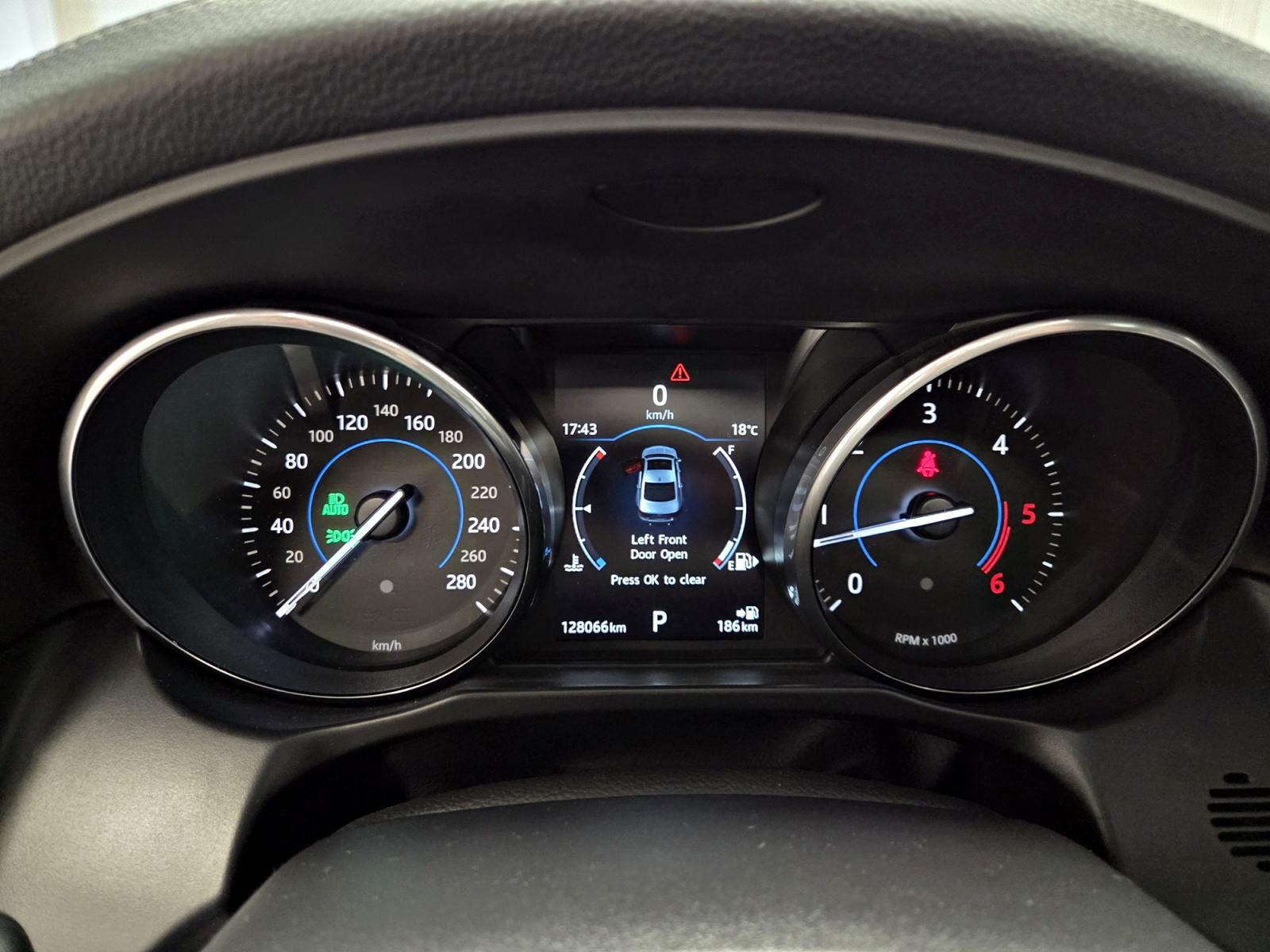 Jaguar XF 2,0D (180KS) R SPORT FULL OPREMA, GARANCIJA NA KILOMETRE, fotografija 17