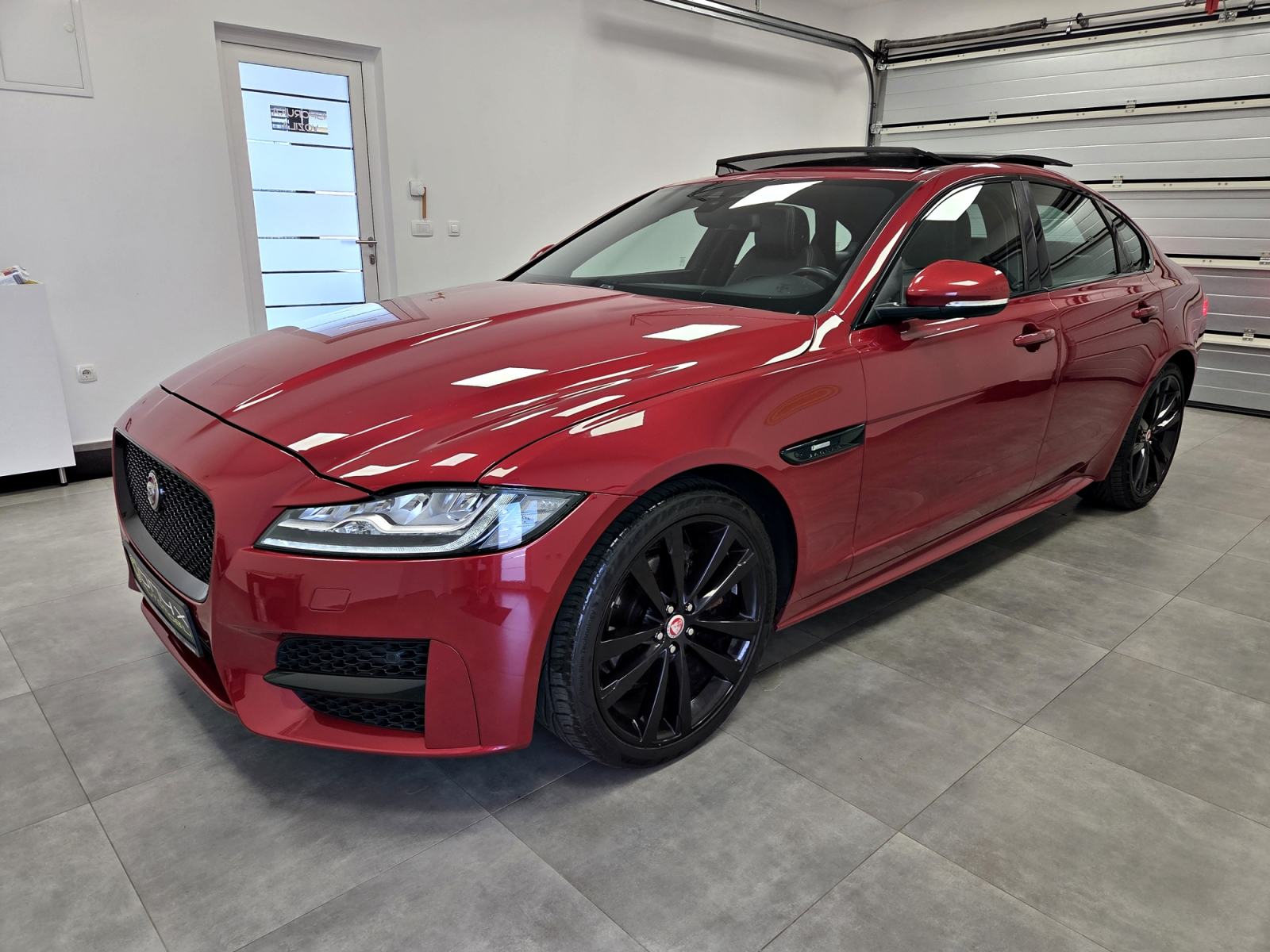 Jaguar XF 2,0D (180KS) R SPORT FULL OPREMA, GARANCIJA NA KILOMETRE, fotografija 3