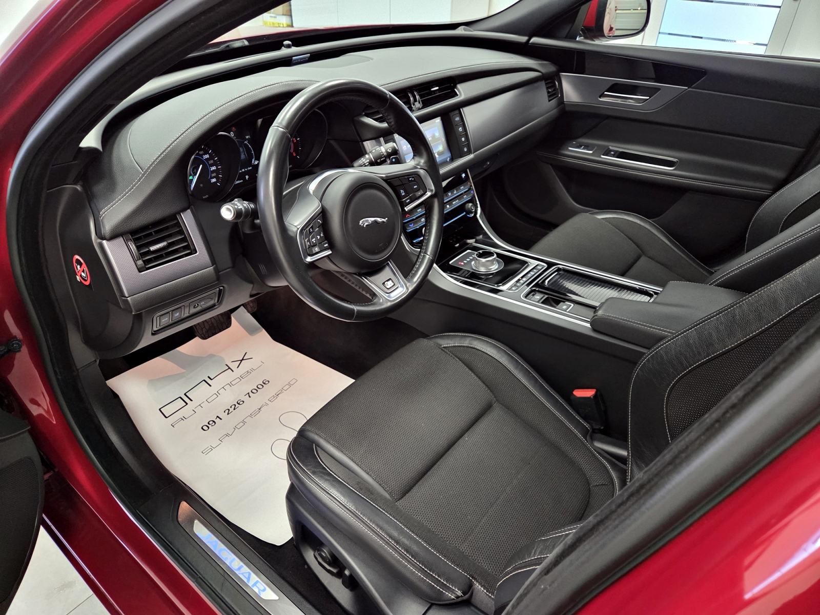 Jaguar XF 2,0D (180KS) R SPORT FULL OPREMA, GARANCIJA NA KILOMETRE, fotografija 10