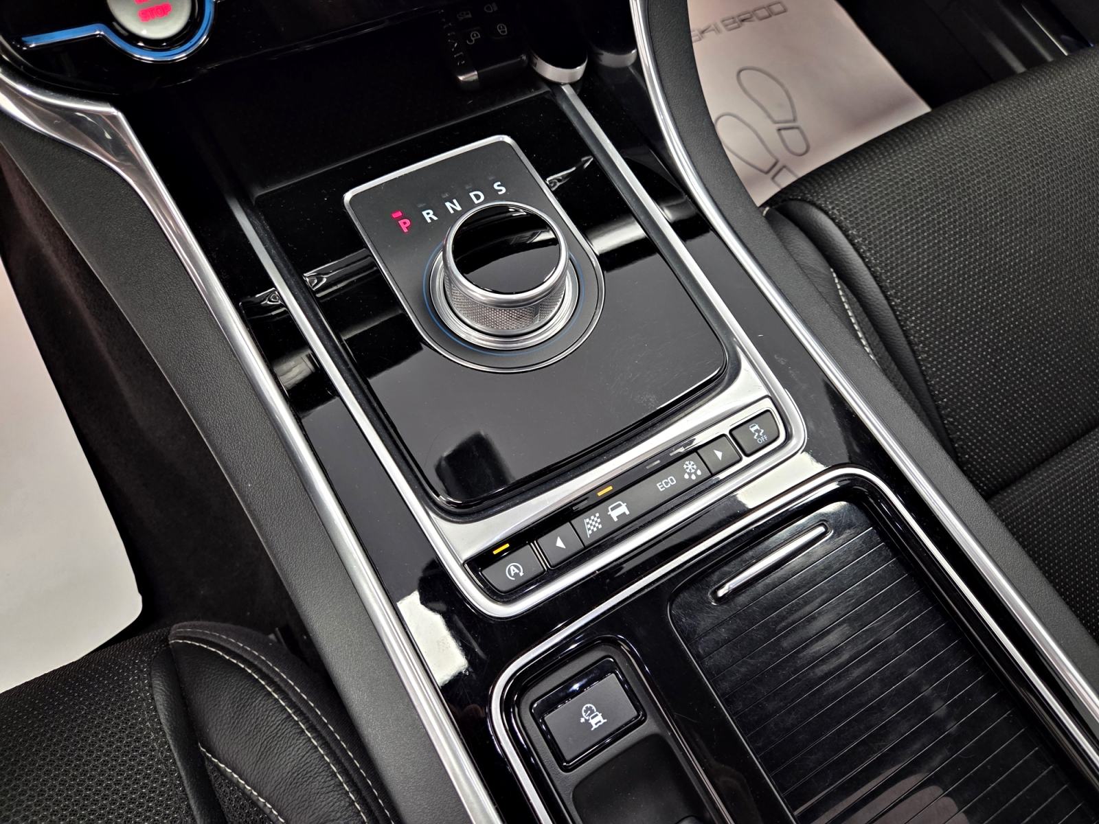Jaguar XF 2,0D (180KS) R SPORT FULL OPREMA, GARANCIJA NA KILOMETRE, fotografija 19