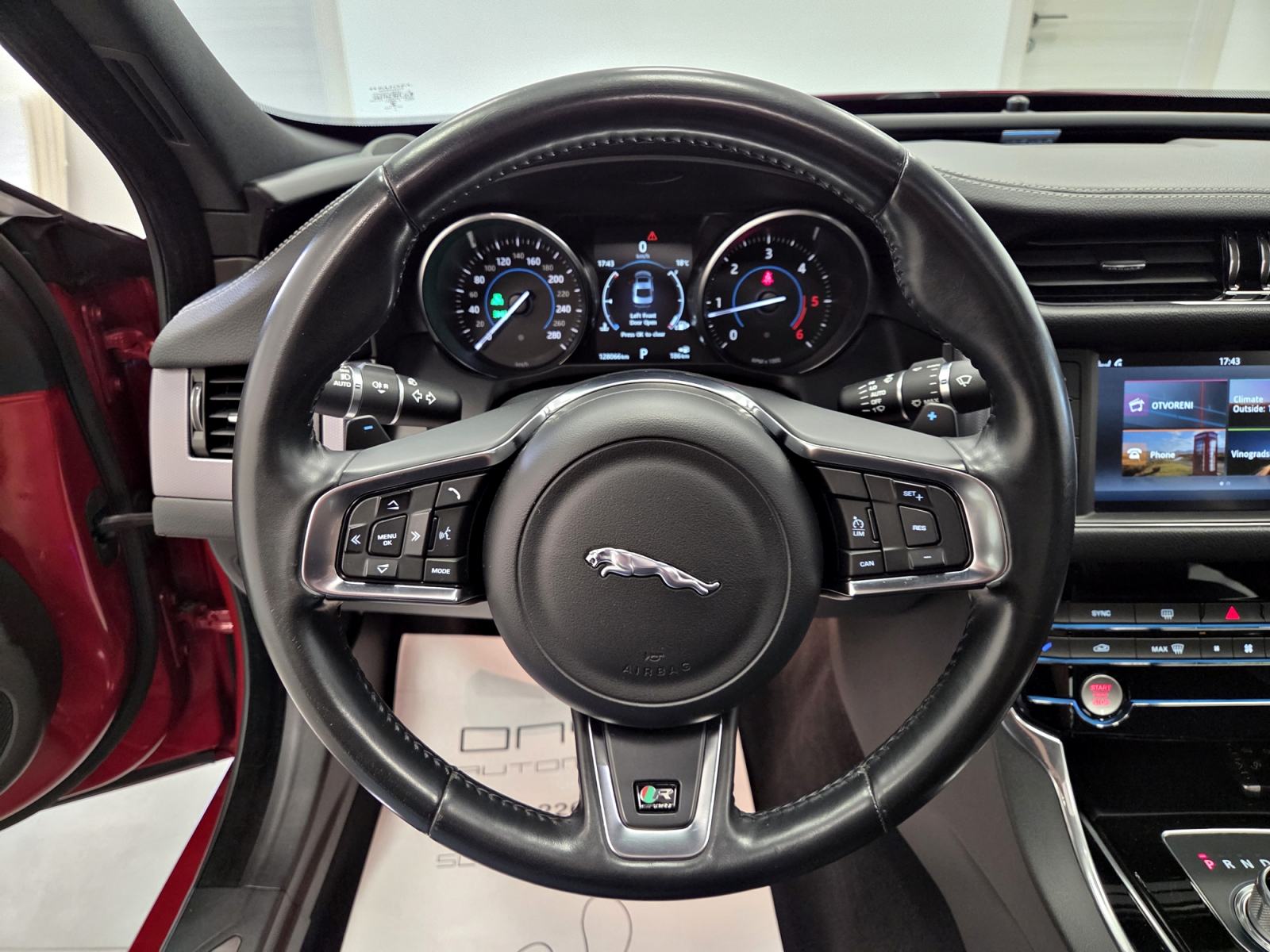 Jaguar XF 2,0D (180KS) R SPORT FULL OPREMA, GARANCIJA NA KILOMETRE, fotografija 16