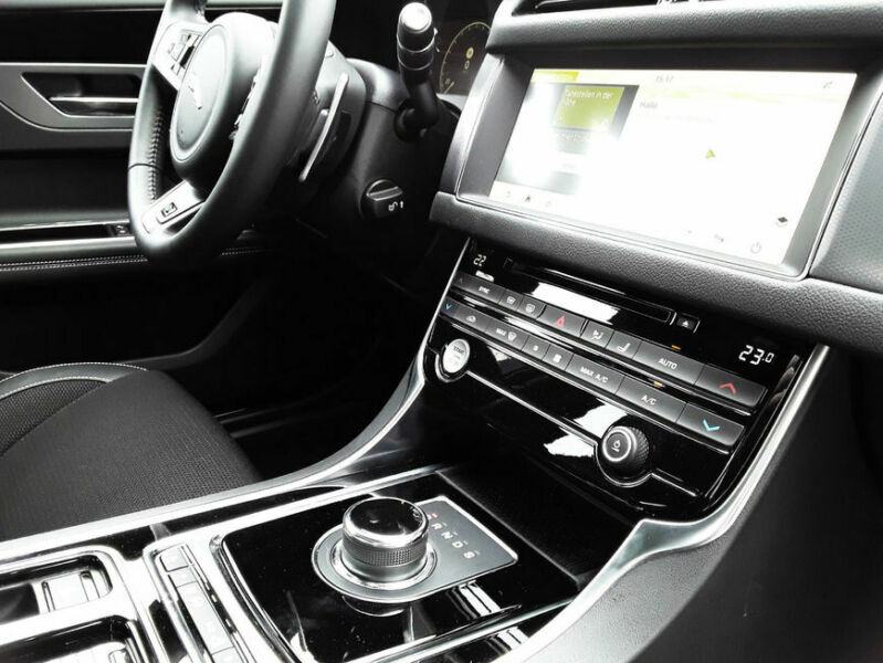 Jaguar XF 2.0d Aut. R-Sport automatik, fotografija 10