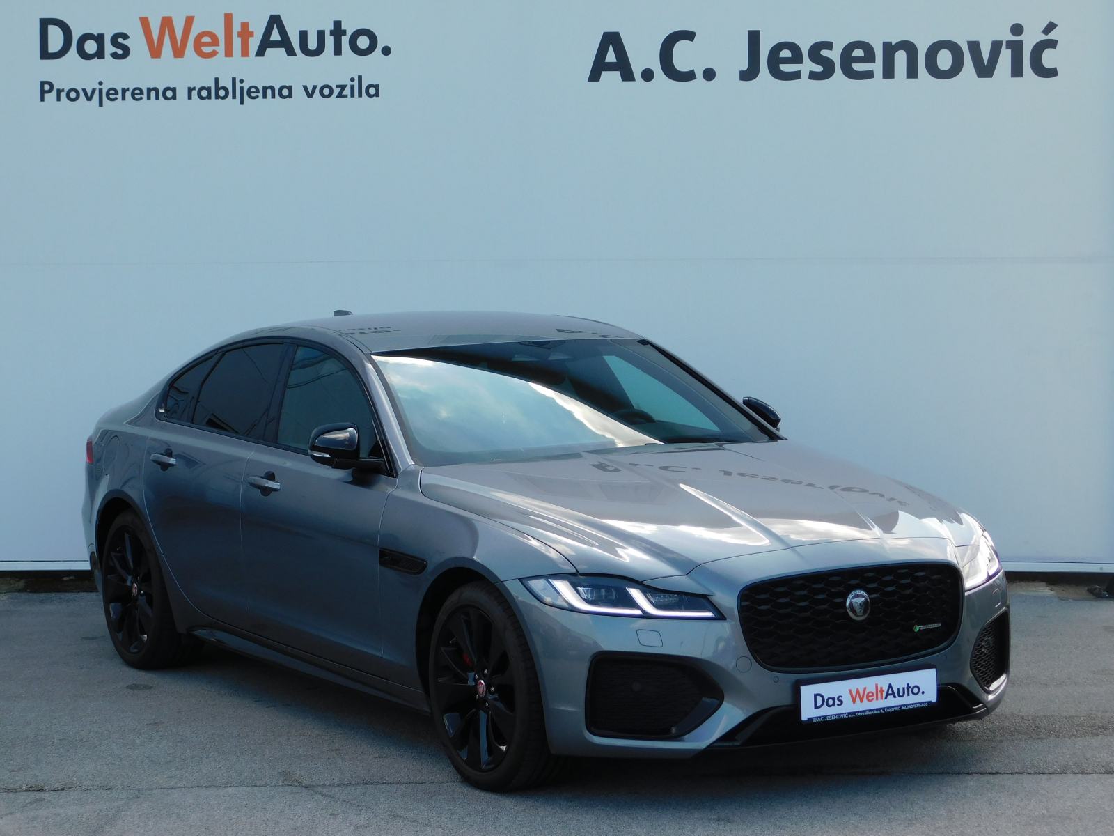 Jaguar XF 2,0d i4 D200 MHEV R-Dynamic Black Aut. **PONUDA DANA**, fotografija 3