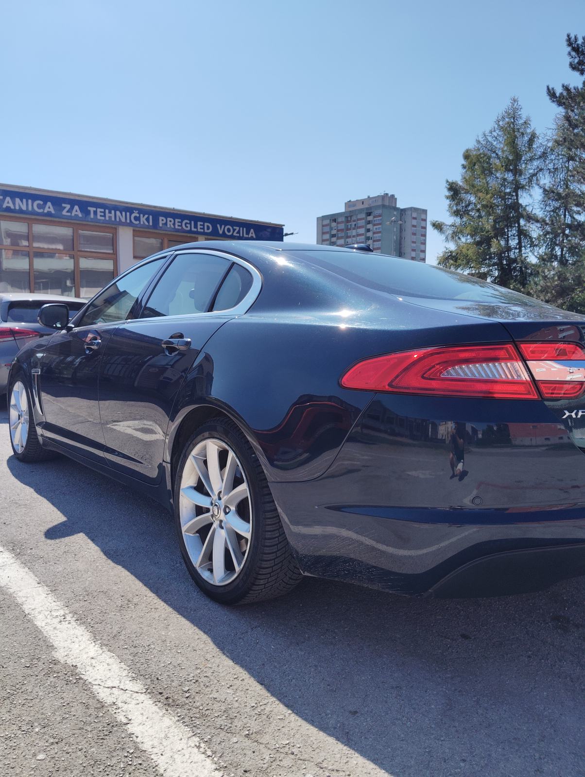 Jaguar XF 2,2 D, NIJE UVOZ! 1.VL.,SERVISNA+SVI RAČUNI!ORIG.KM!"19, fotografija 5
