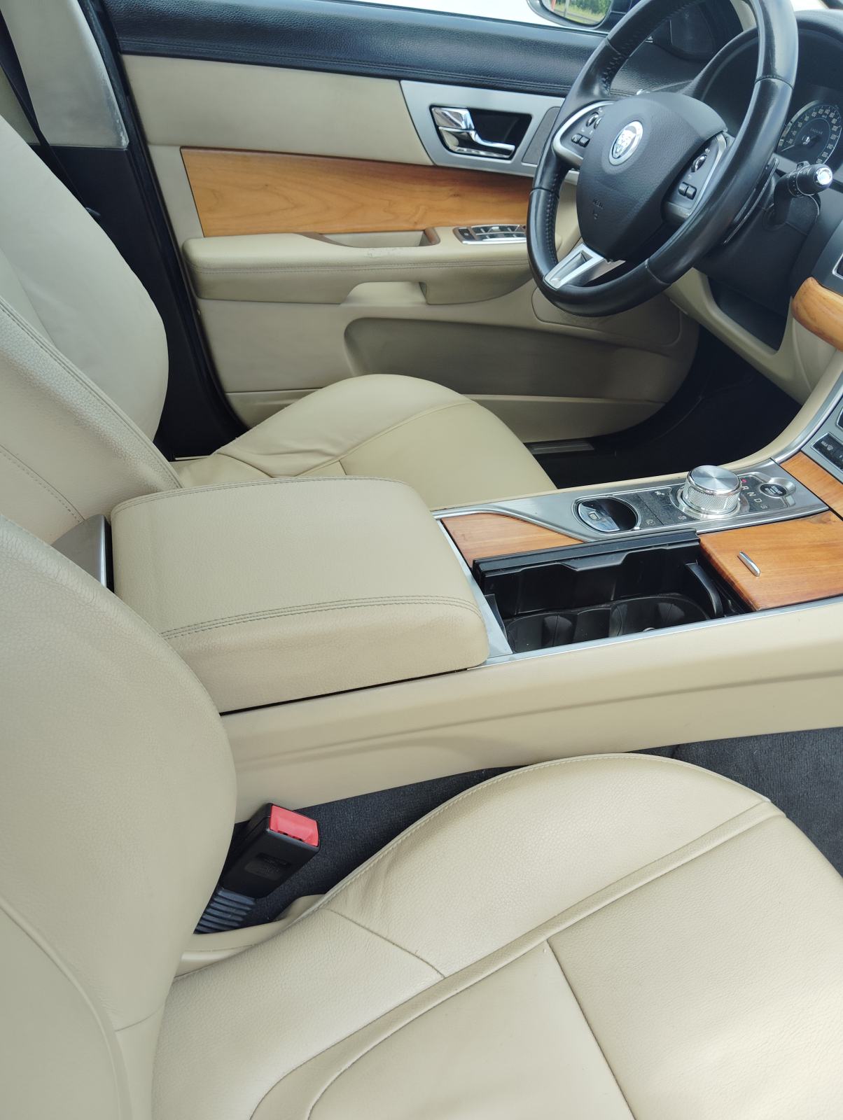 Jaguar XF 2,2 D, NIJE UVOZ! 1.VL.,SERVISNA+SVI RAČUNI!ORIG.KM!"19, fotografija 13