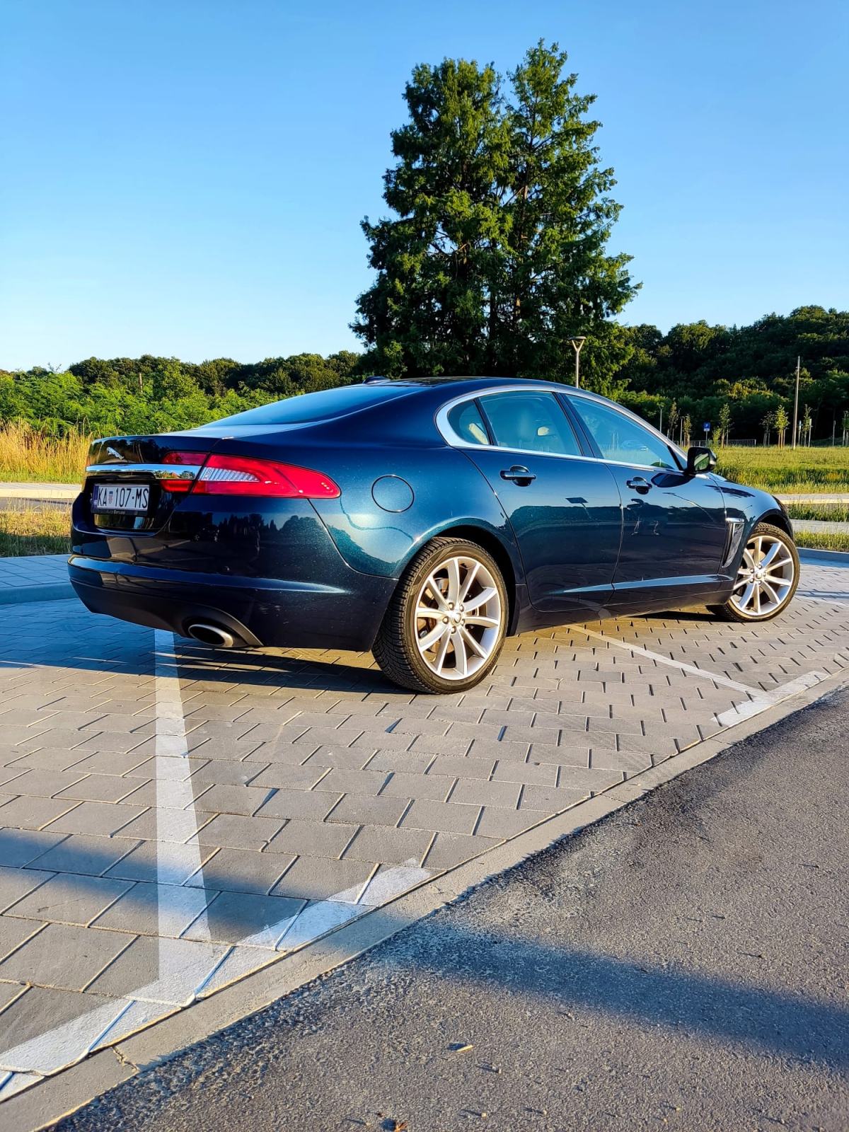 Jaguar XF 2,2 D, NIJE UVOZ! 1.VL.,SERVISNA+SVI RAČUNI!ORIG.KM!"19, fotografija 15