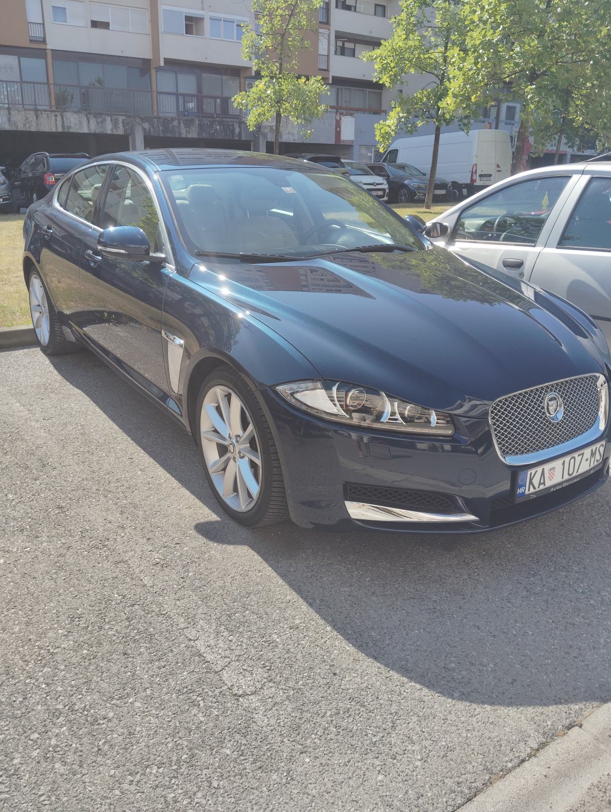 Jaguar XF 2,2 D, NIJE UVOZ! 1.VL.,SERVISNA+SVI RAČUNI!ORIG.KM!"19, fotografija 16