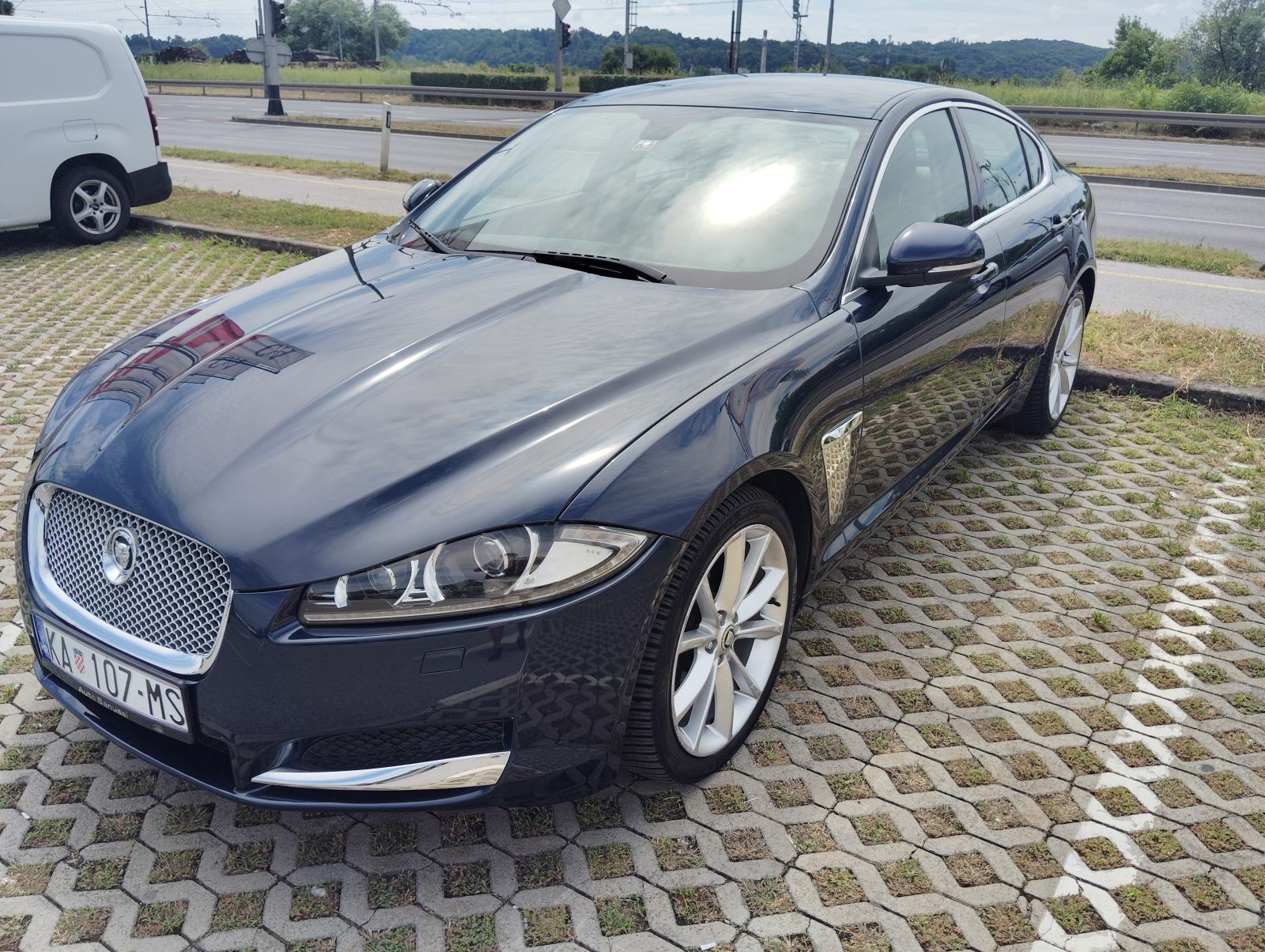 Jaguar XF 2,2 D, NIJE UVOZ! 1.VL.,SERVISNA+SVI RAČUNI!ORIG.KM!"19, fotografija 18
