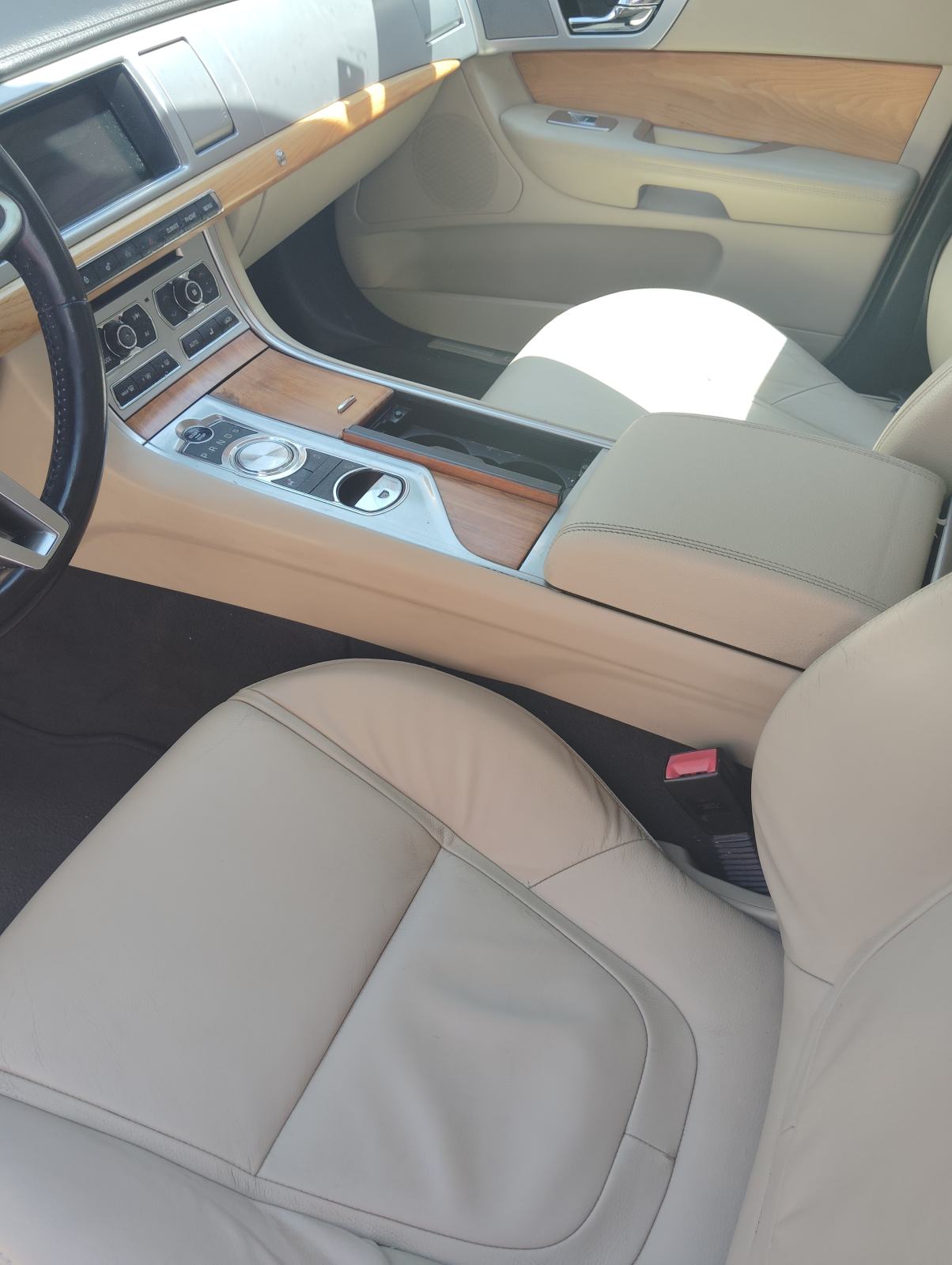Jaguar XF 2,2 D, NIJE UVOZ! 1.VL.,SERVISNA+SVI RAČUNI!ORIG.KM!"19, fotografija 20