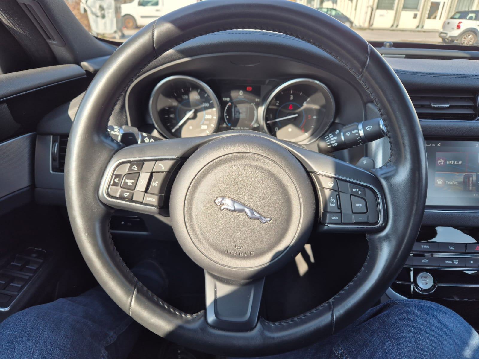 Jaguar XF 3.0 D automatik. LEASING., fotografija 18