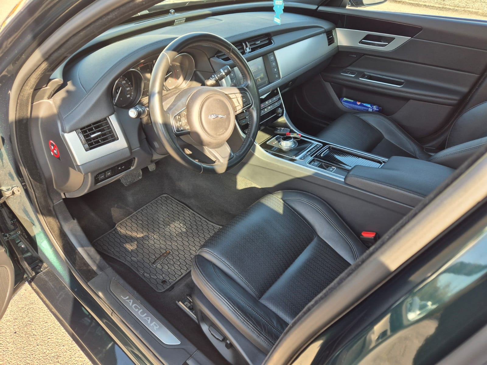 Jaguar XF 3.0 D automatik. LEASING., fotografija 11