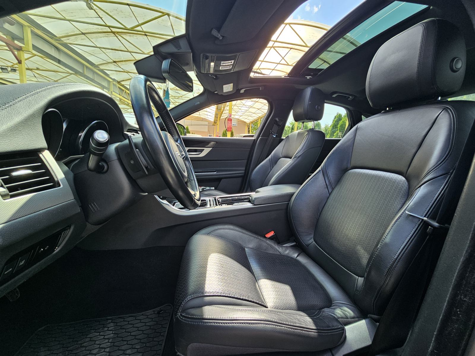 JAGUAR*XF*3.0D-306KS*2016.G*89TKM*PRESTIGE*REG.4/27*ŠIBER*22900E, fotografija 13