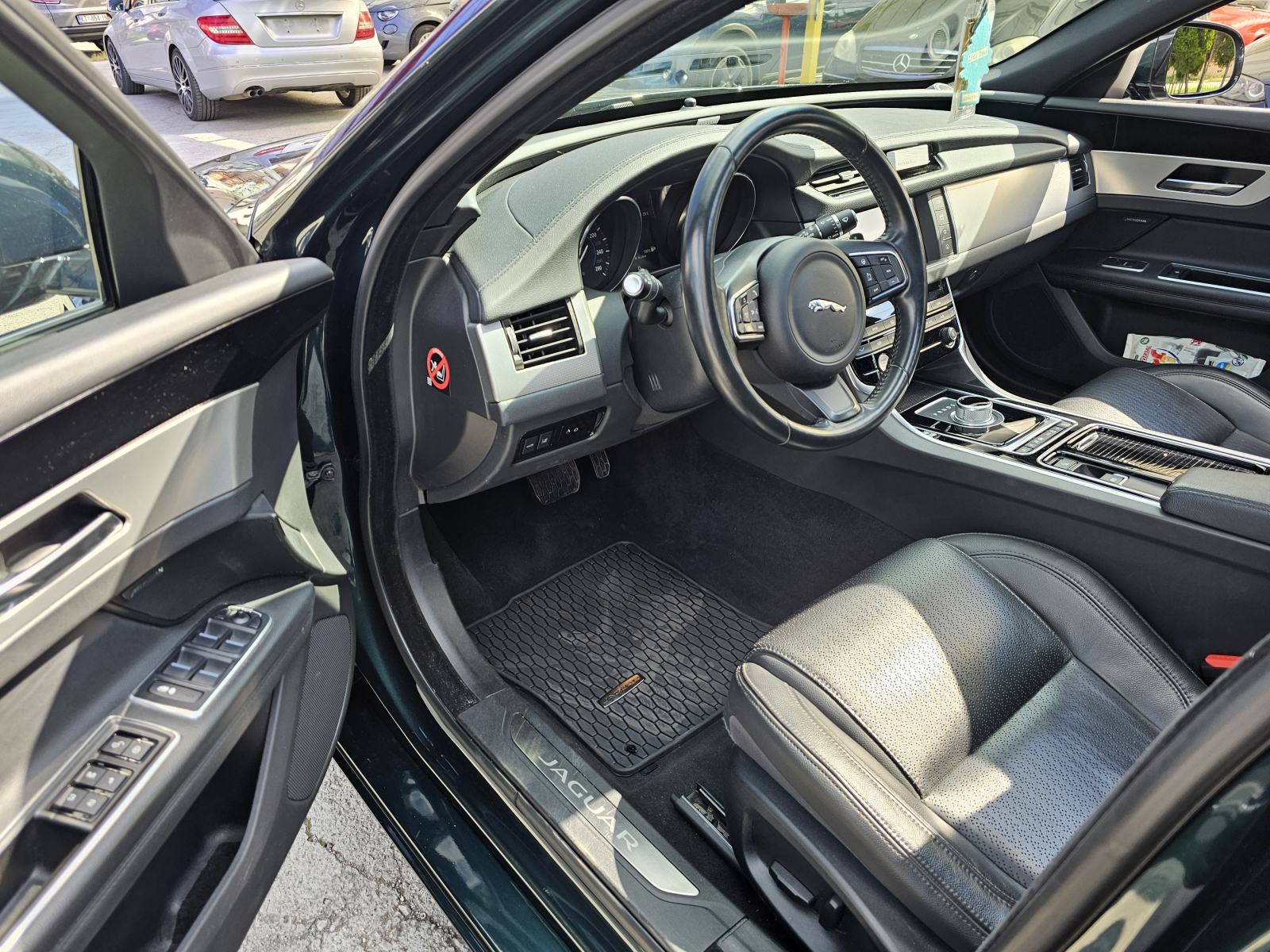JAGUAR*XF*3.0D-306KS*2016.G*89TKM*PRESTIGE*REG.4/27*ŠIBER*22900E, fotografija 14