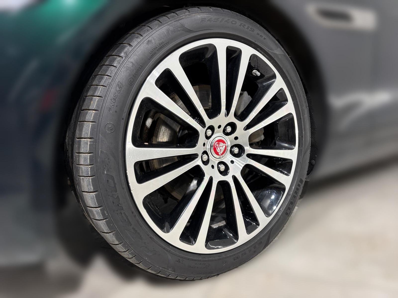 Jaguar XF LIMITED D204 AWD A8 - 3 godine jamstva, fotografija 11