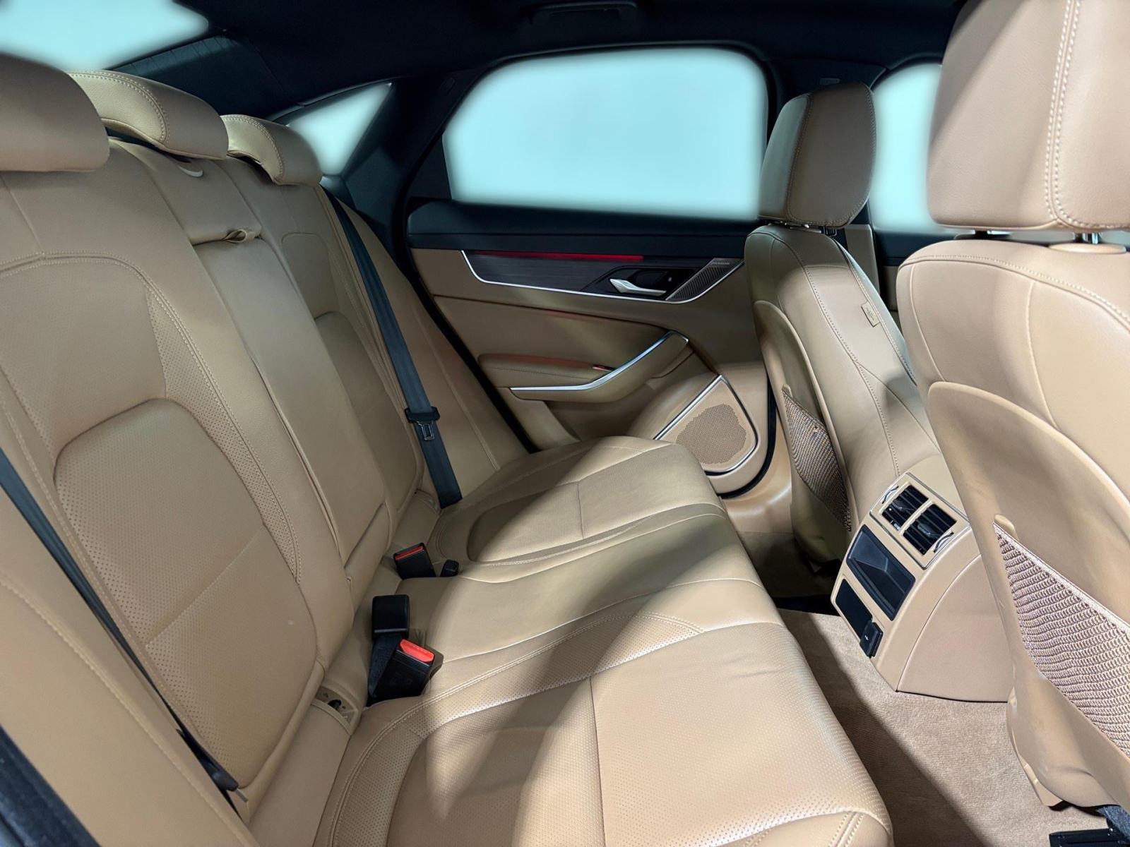 Jaguar XF LIMITED D204 AWD A8 - 3 godine jamstva, fotografija 20